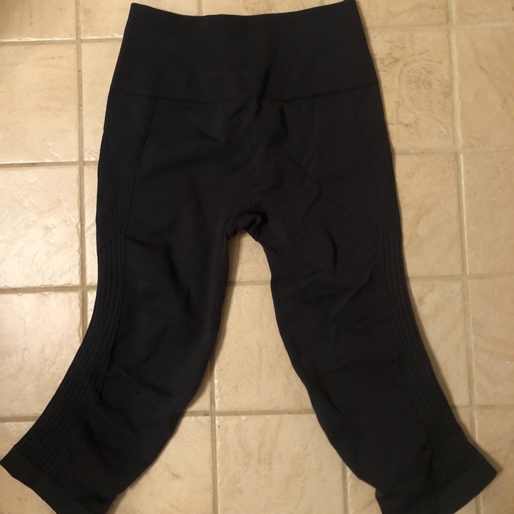 Lululemon Cropped Ribbed Leggings